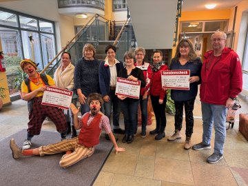 bild_spendenuebergabe_1.jpg